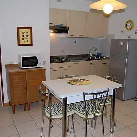 מלון Relax Just 150 M From The - Beahost ביביונה